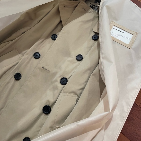 Preowned, 100% Authentic Burberry Heritage Trench US 8 - Picture 3 of 16